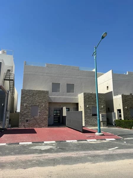 للبيع شاليه في مدينة صباح البحرية - الثالثة
