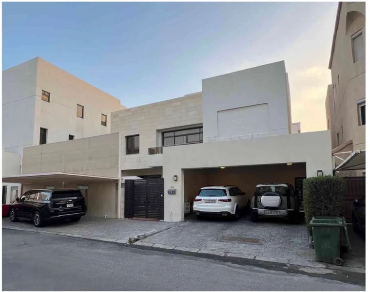 للبيع فيلا في حطين ق 4