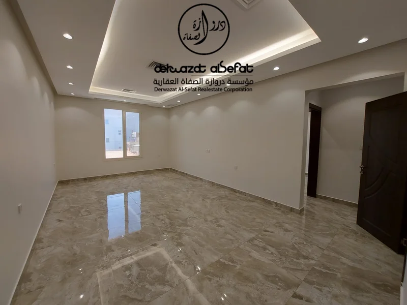 للإيجار شقه في الرميثيه في الدور التالت قطعه 7