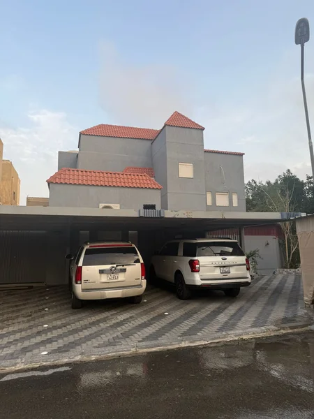 للبيع بيت في القرين قطعه 1