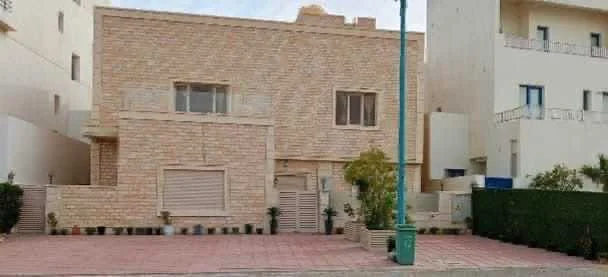 للبيع شاليه في مدينة صباح الاحمد البحرية / الثالثة 