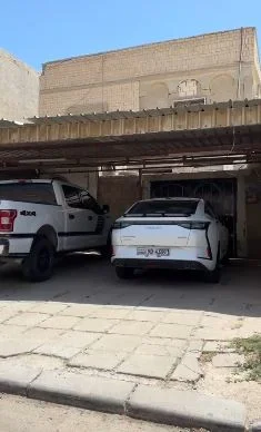 للبيع بيت هدام الصباحية ق4