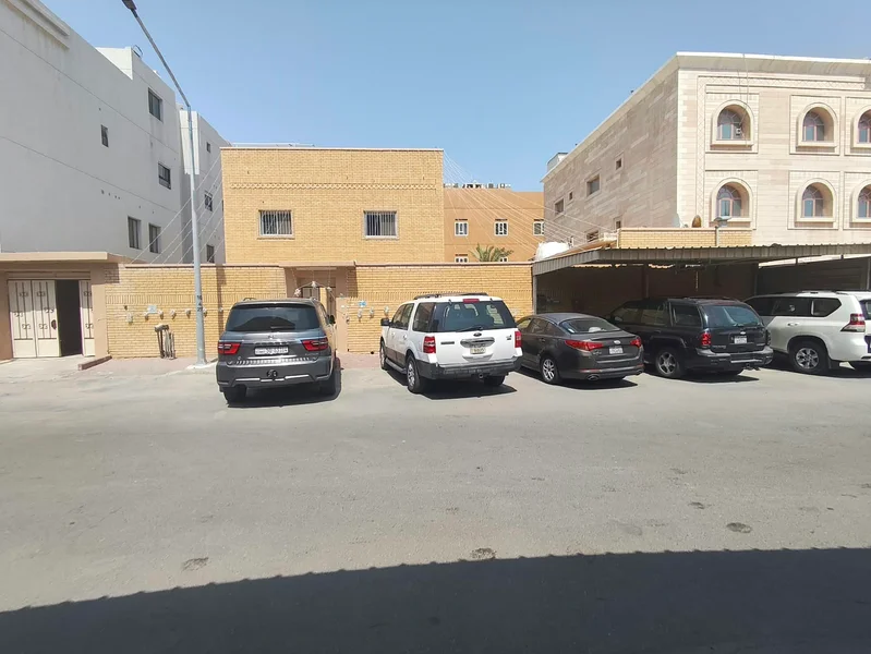 للبيع بيت في الرميثية ق11